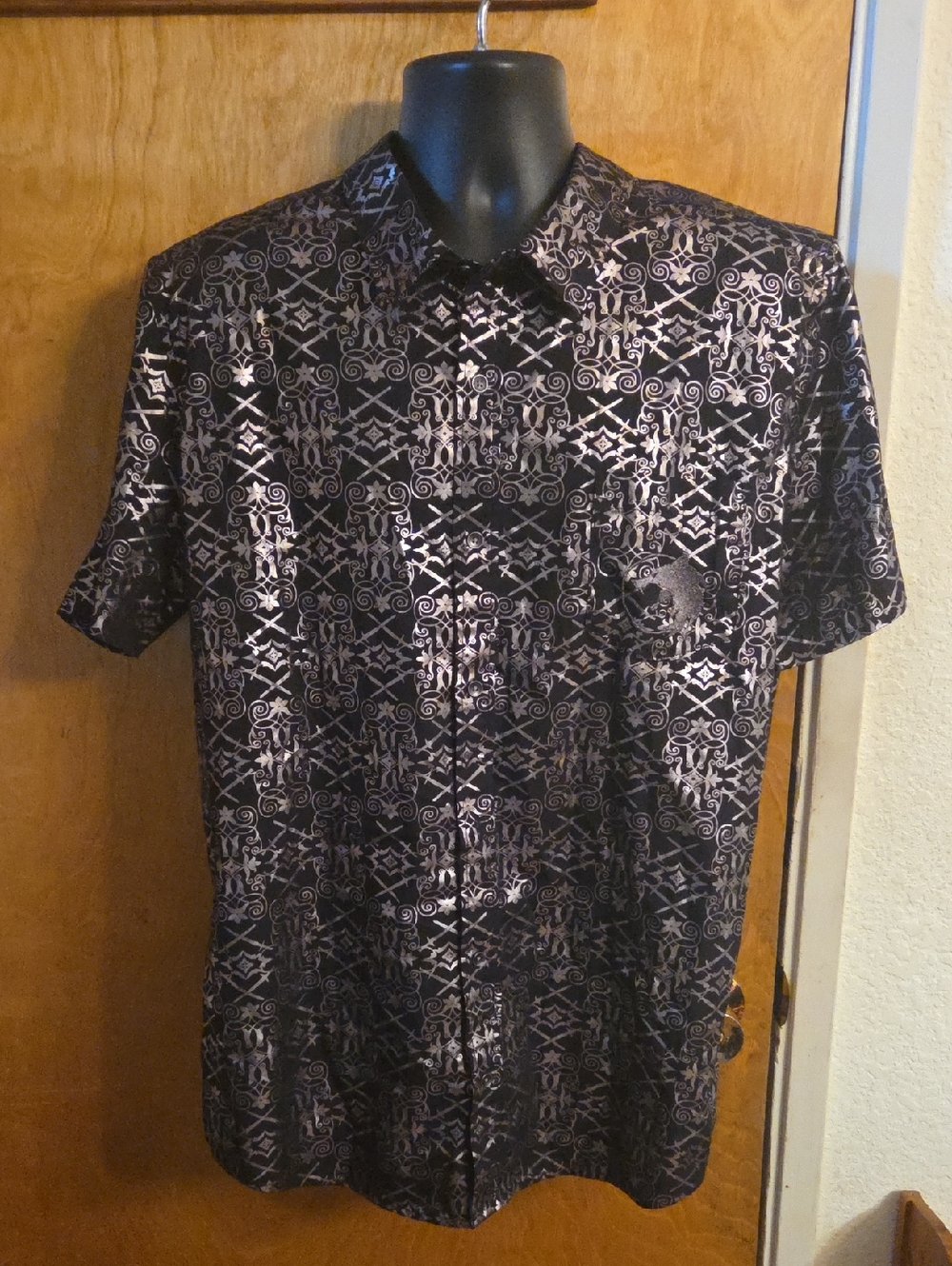 Netflix The Witcher Metallic Icons Woven Button-Up Casual Shirt Size XXL